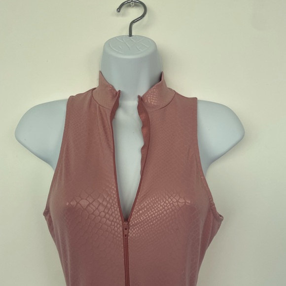 Pink bodysuit - Picture 2 of 7